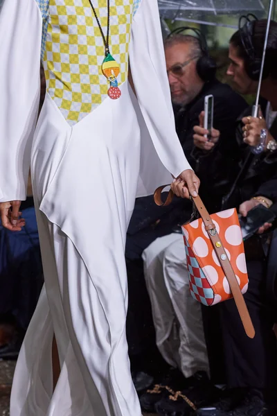 Look 90